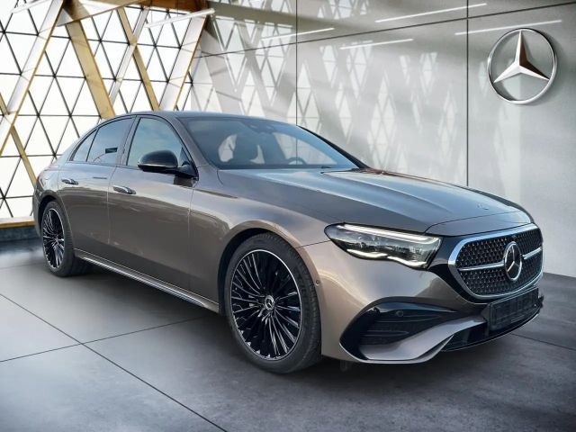 Mercedes-Benz E 200 AMG Line Sedan