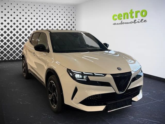 Alfa Romeo Junior AWD Ibrida