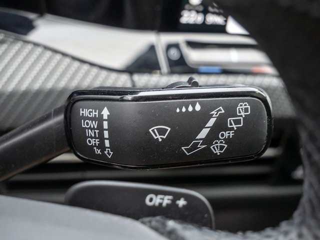 Volkswagen Golf 2.0 TSI DSG Golf VIII R-Line