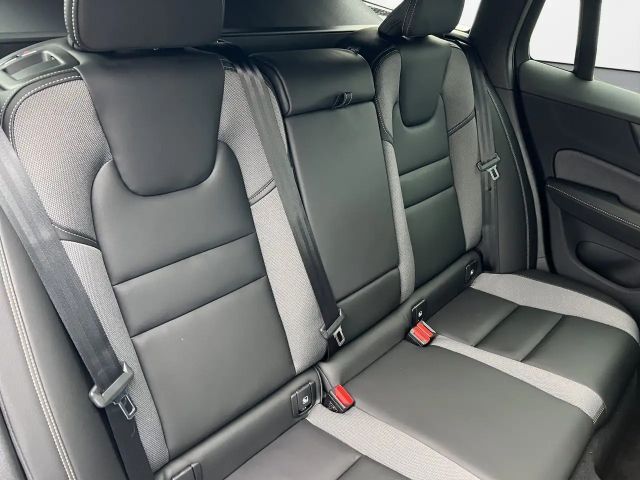 Volvo V60 Cross Country AWD Plus