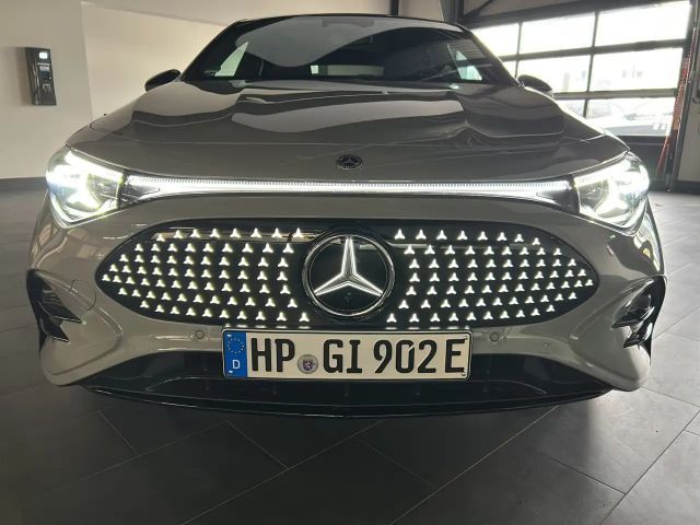 Mercedes-Benz CLA 350 4MATIC AMG Line