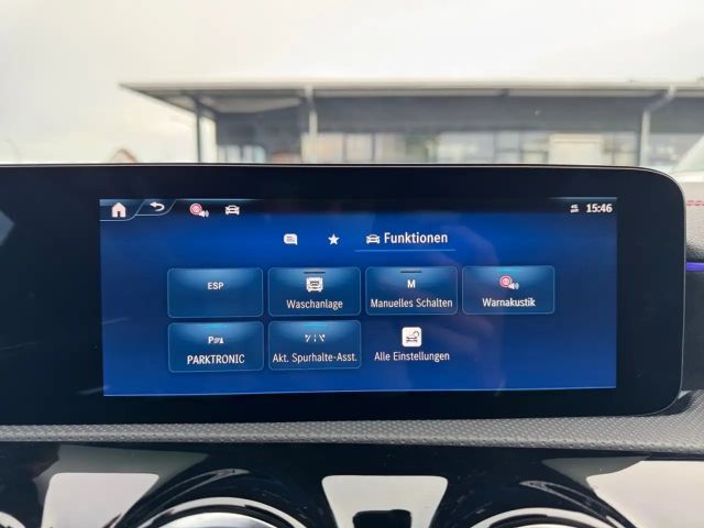 Mercedes-Benz CLA 200 AMG Line Coupé Sedan