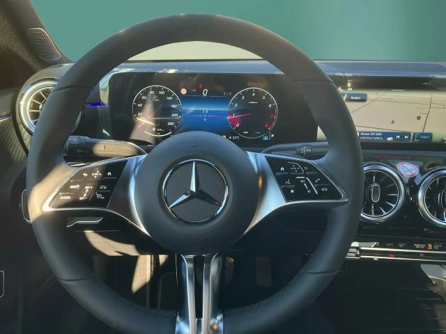 Mercedes-Benz A 200 Progressive