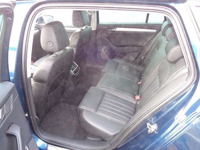 Skoda Superb Kombi 2,0 TDI DSG *LED *Navi *Leder *Top