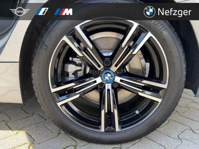 BMW 330 330e M-Sport Touring