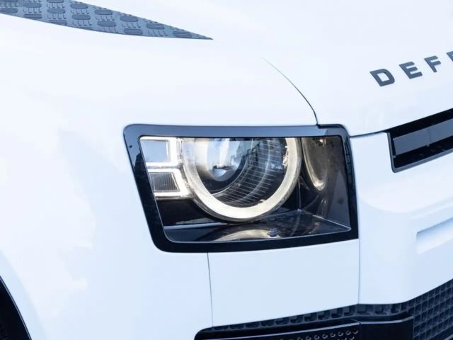 Land Rover Defender 110 D250 Dynamic SE