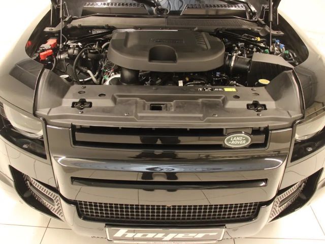 Land Rover Defender 110 D300 Dynamic SE