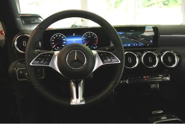 Mercedes-Benz A 180 A 180 d