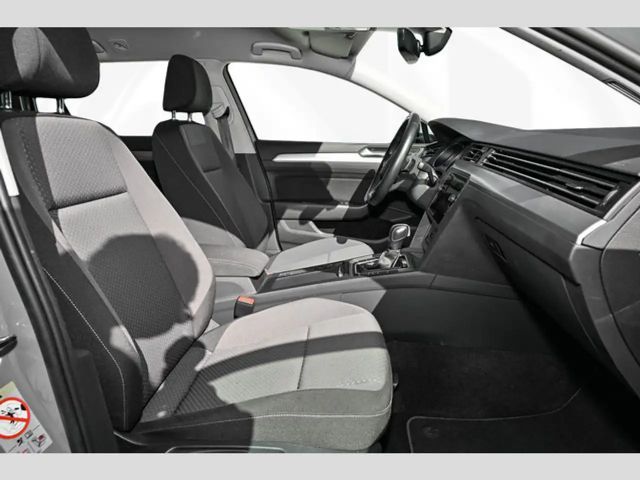 Volkswagen Passat 1.5 eTSI DSG Variant