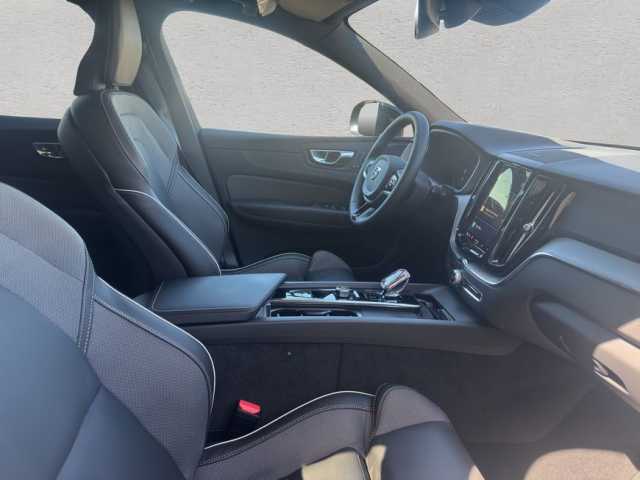 Volvo XC60 Dark Plus