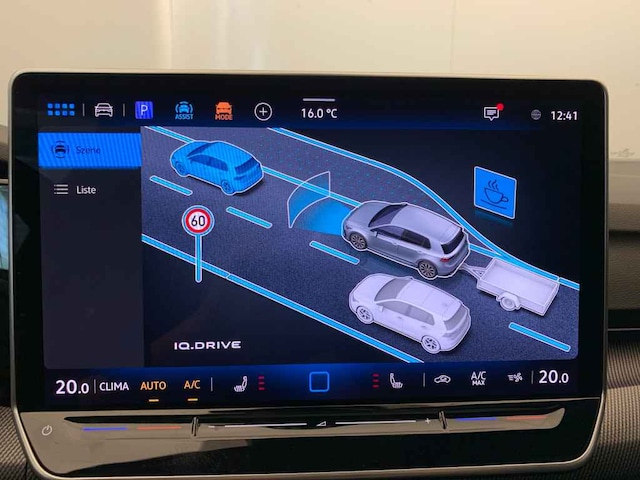 Volkswagen Golf Golf R BLACK AKRAPO*270*PANO*AHK*DCC*360