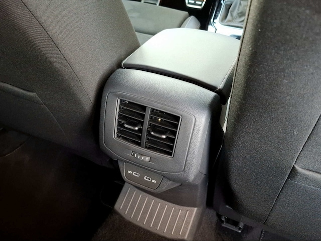 Volkswagen T-Roc 1.5 TSI DSG IQ.Drive R-Line