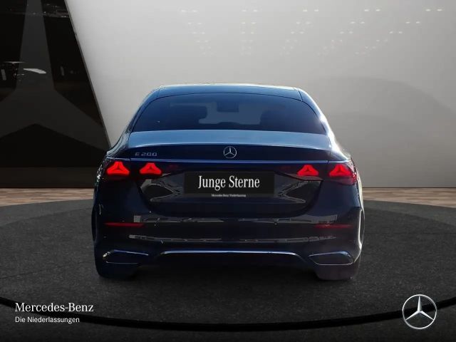 Mercedes-Benz E 200 AMG Line Sedan