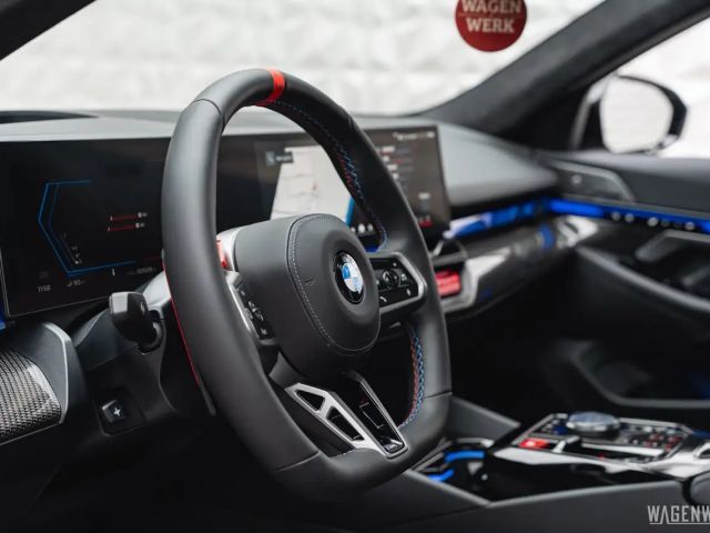 BMW M5 Touring PANORAMA AHK B&W COMFORT-PAKET ALLBLACK
