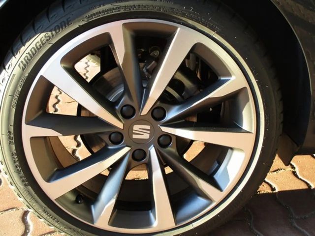 Seat Leon 1.5 eTSI FR-lijn Sportstourer