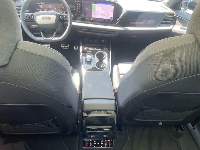 Audi A6 Avant Quattro S-Tronic