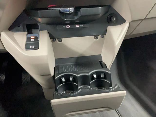 Volkswagen Multivan 2.0 TDI DSG Life T7