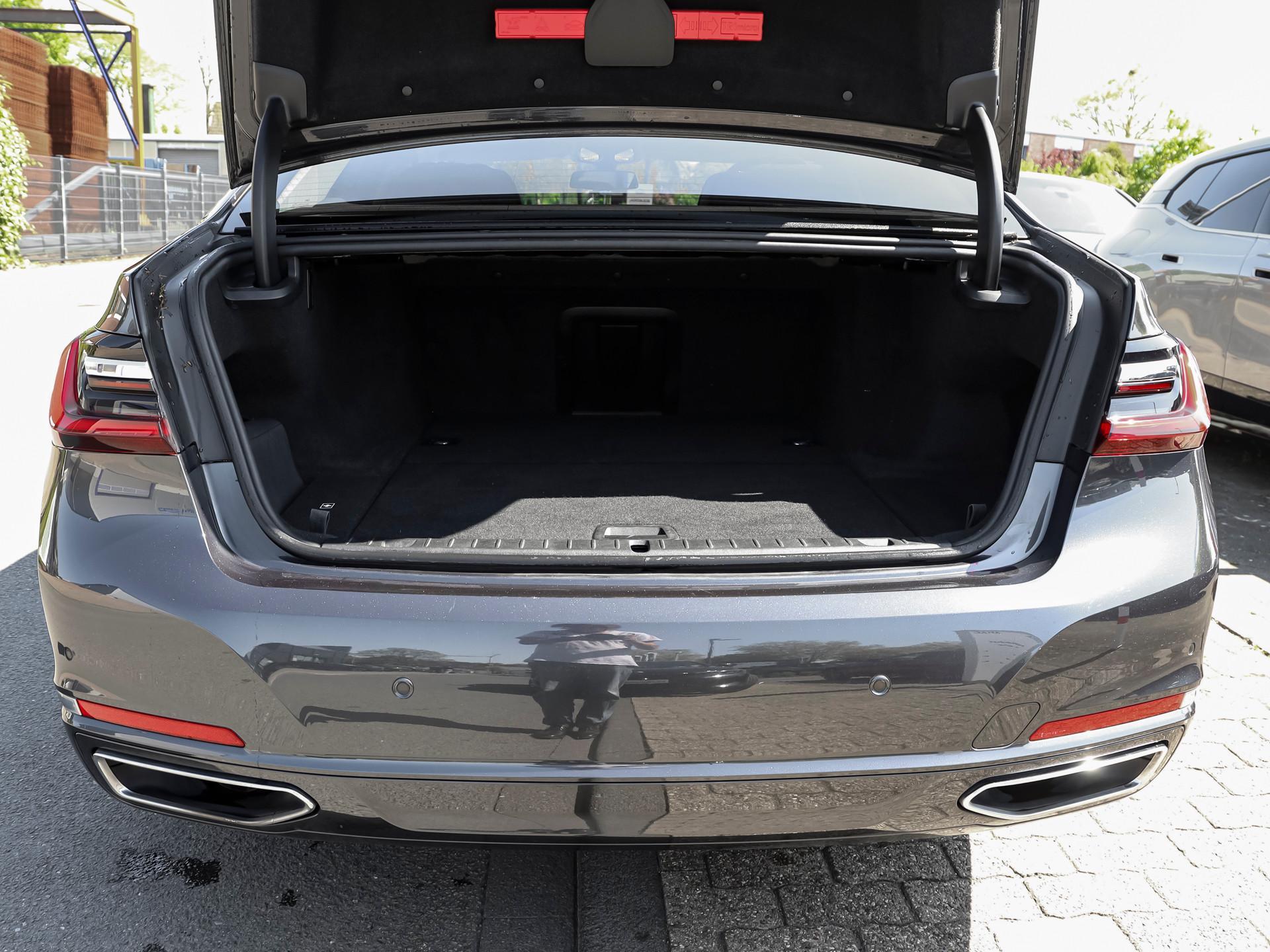 BMW 745 745e Sedan iperformance