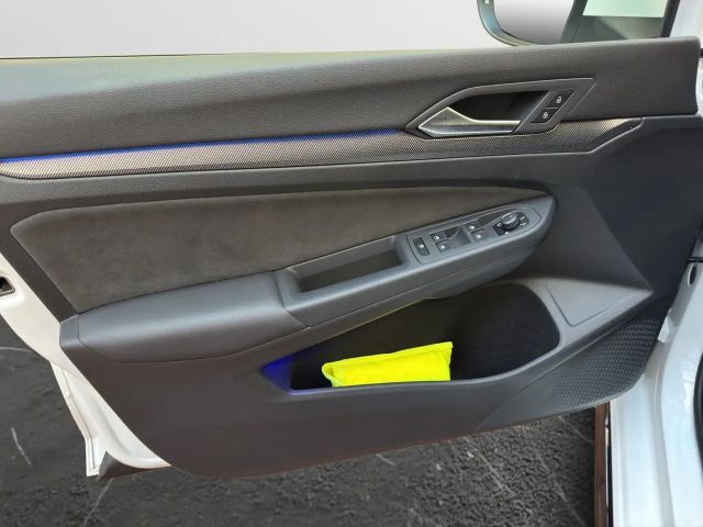 Volkswagen Golf 1.5 eTSI DSG R-Line