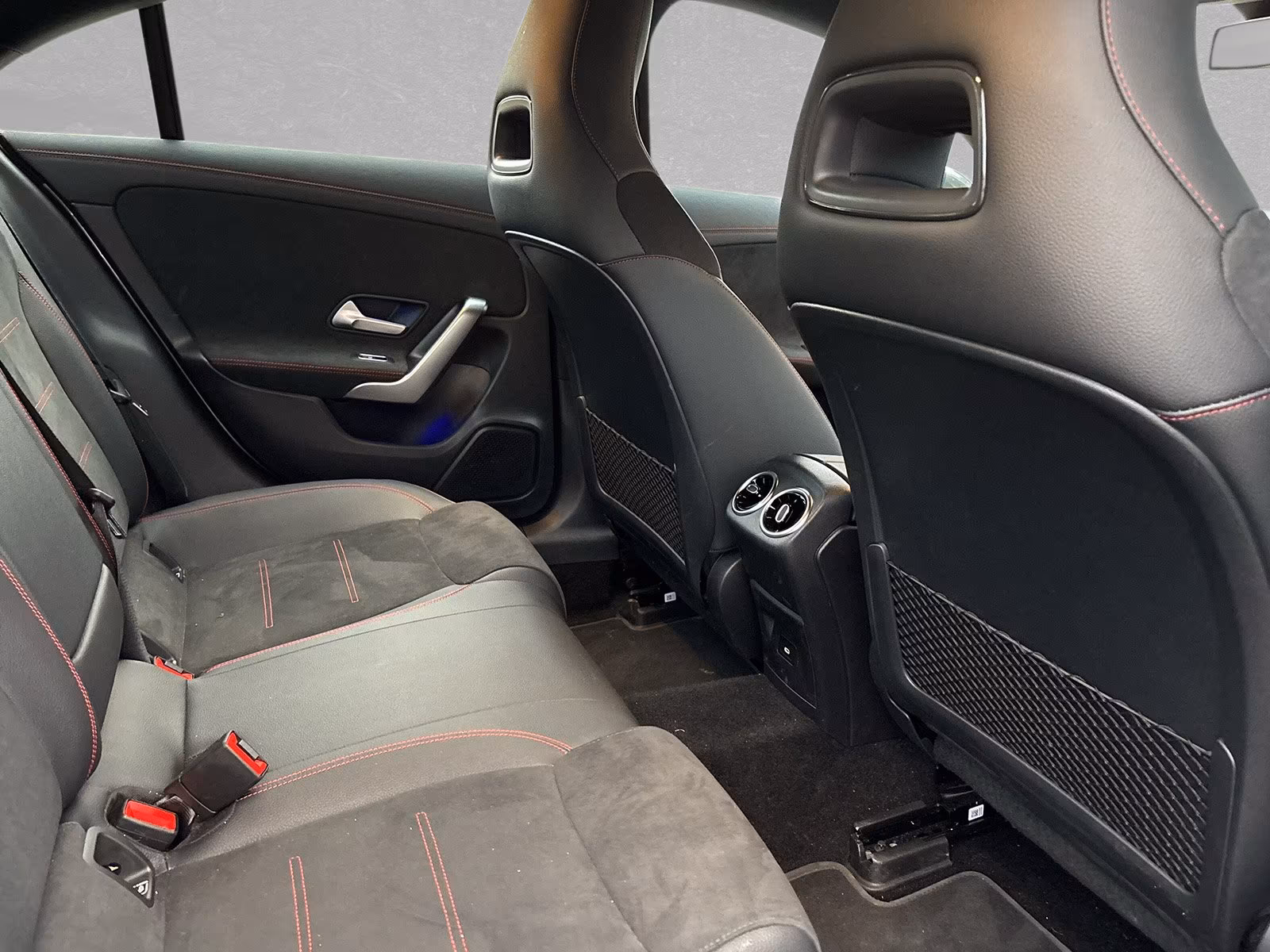 Mercedes-Benz CLA 200 AMG Line Coupé