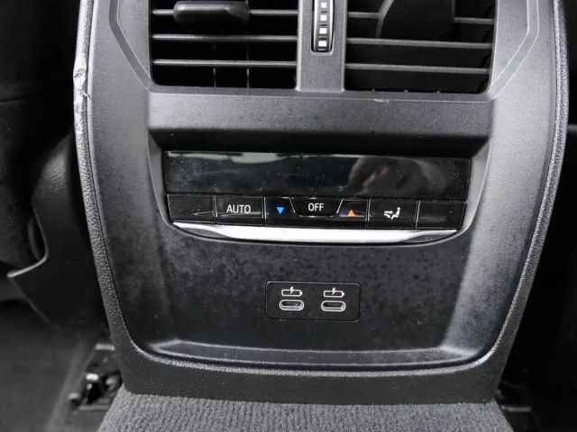 BMW 320 320i M-Sport Sedan