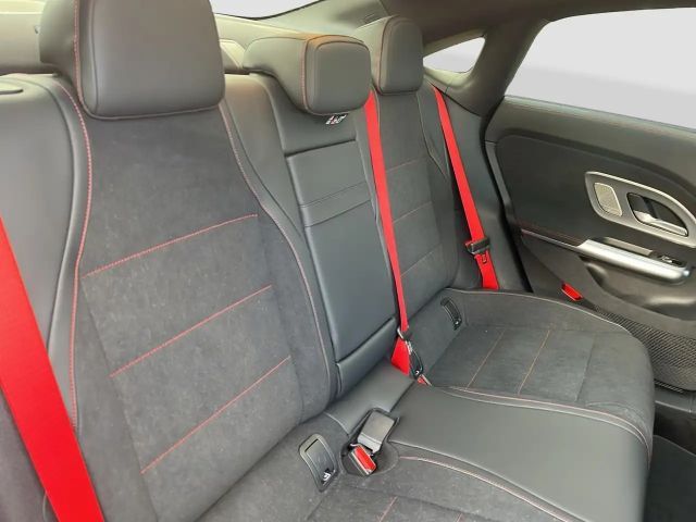 Mercedes-Benz CLA 250 AMG Line Coupé