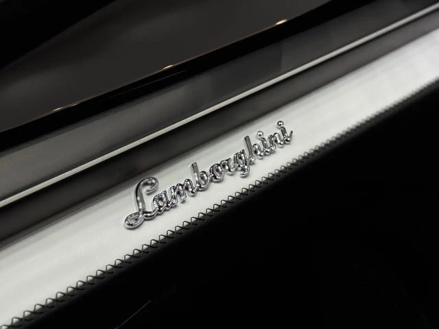 Lamborghini Urus SE *Bang&Olufsen*Massage*Fond-Entertainment*AHK*