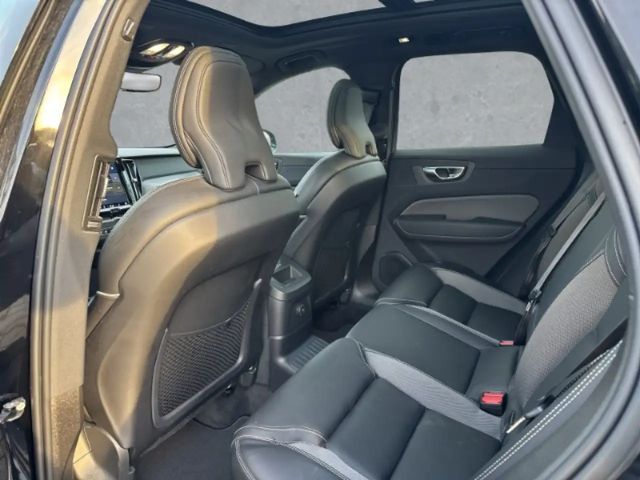 Volvo XC60 Dark Plus T6