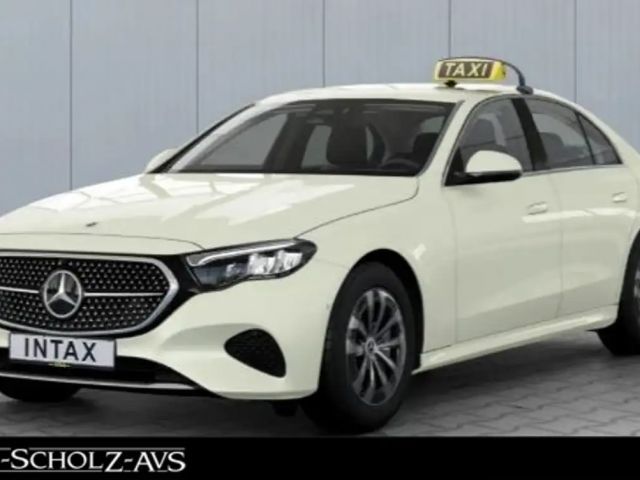 Mercedes-Benz E 200 E 200 d Sedan