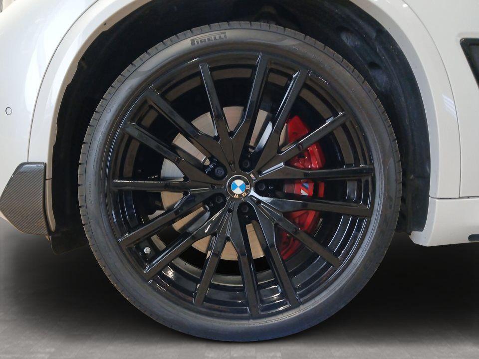 BMW X5 M50i