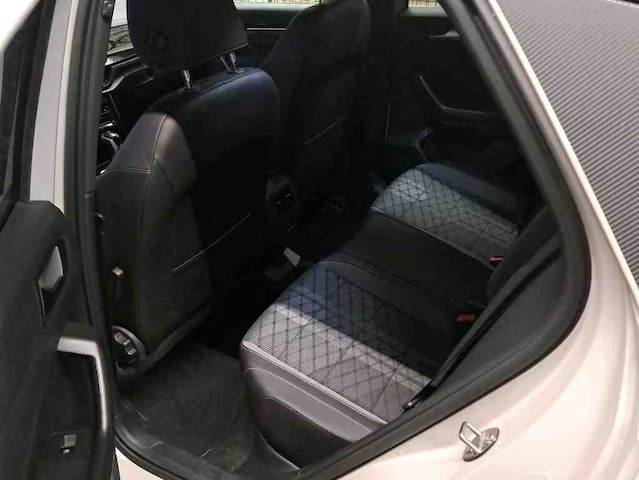 Volkswagen T-Roc 1.5 TSI DSG R-Line