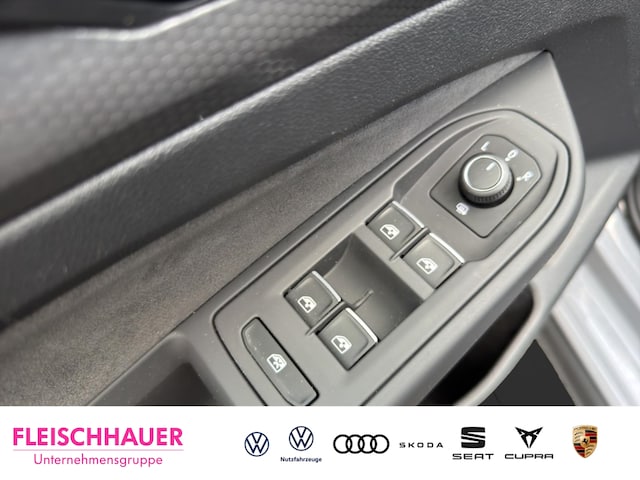 Volkswagen Golf 2.0 TSI DSG Golf VIII Style