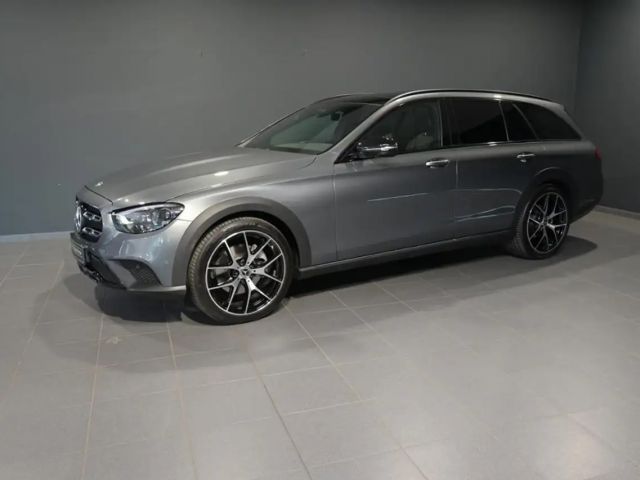 Mercedes-Benz E 220 4MATIC E 220 d Estate