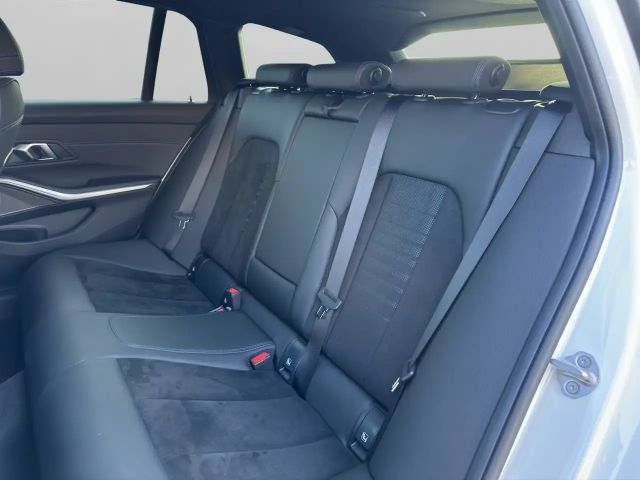 BMW 320 320i M-Sport Touring