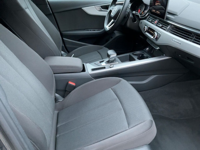 Audi A4 40 TFSI Avant Quattro S-Tronic