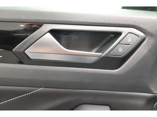 Volkswagen T-Roc 1.5 TSI DSG R-Line