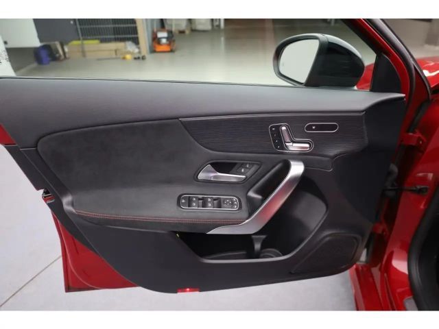 Mercedes-Benz A 250 4MATIC AMG Line