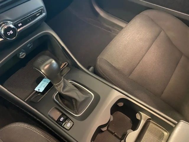Volvo XC40 Core Momentum T3