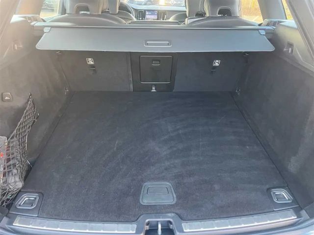 Volvo XC60 AWD R-Design