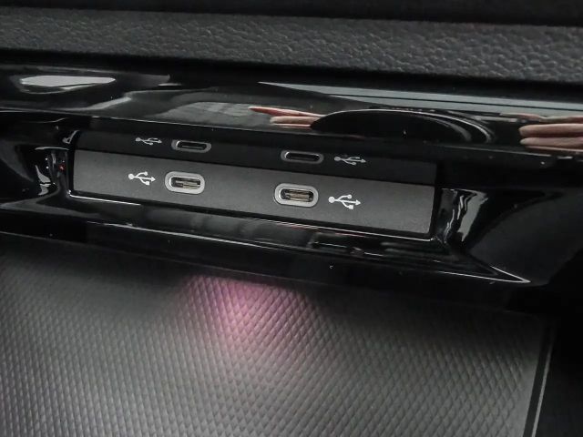 Volkswagen Golf 2.0 TSI Golf VIII Variant