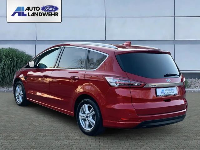 Ford S-Max Titanium