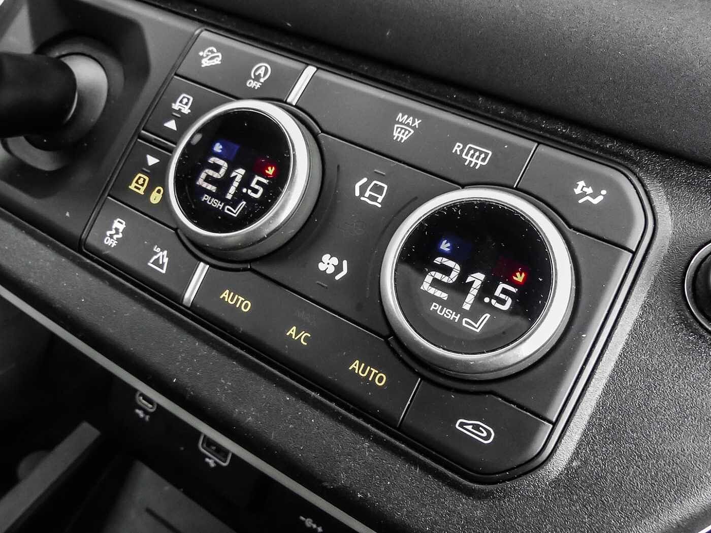 Land Rover Defender 110 Dynamic SE