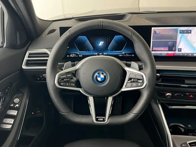 BMW 330 330e xDrive