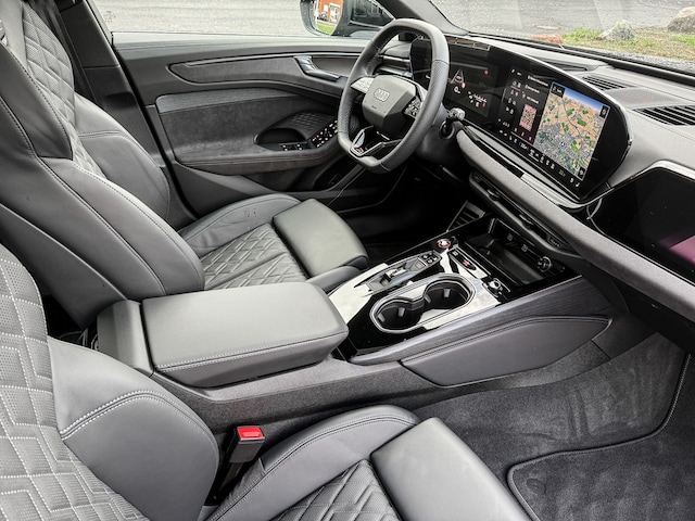 Audi A6 Avant Quattro S-Tronic