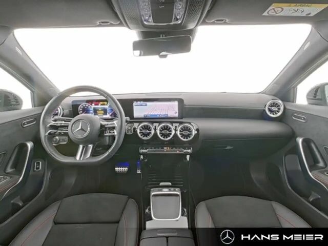 Mercedes-Benz A 220 4MATIC AMG Line