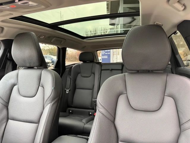 Volvo V90 AWD Dark Plus T6