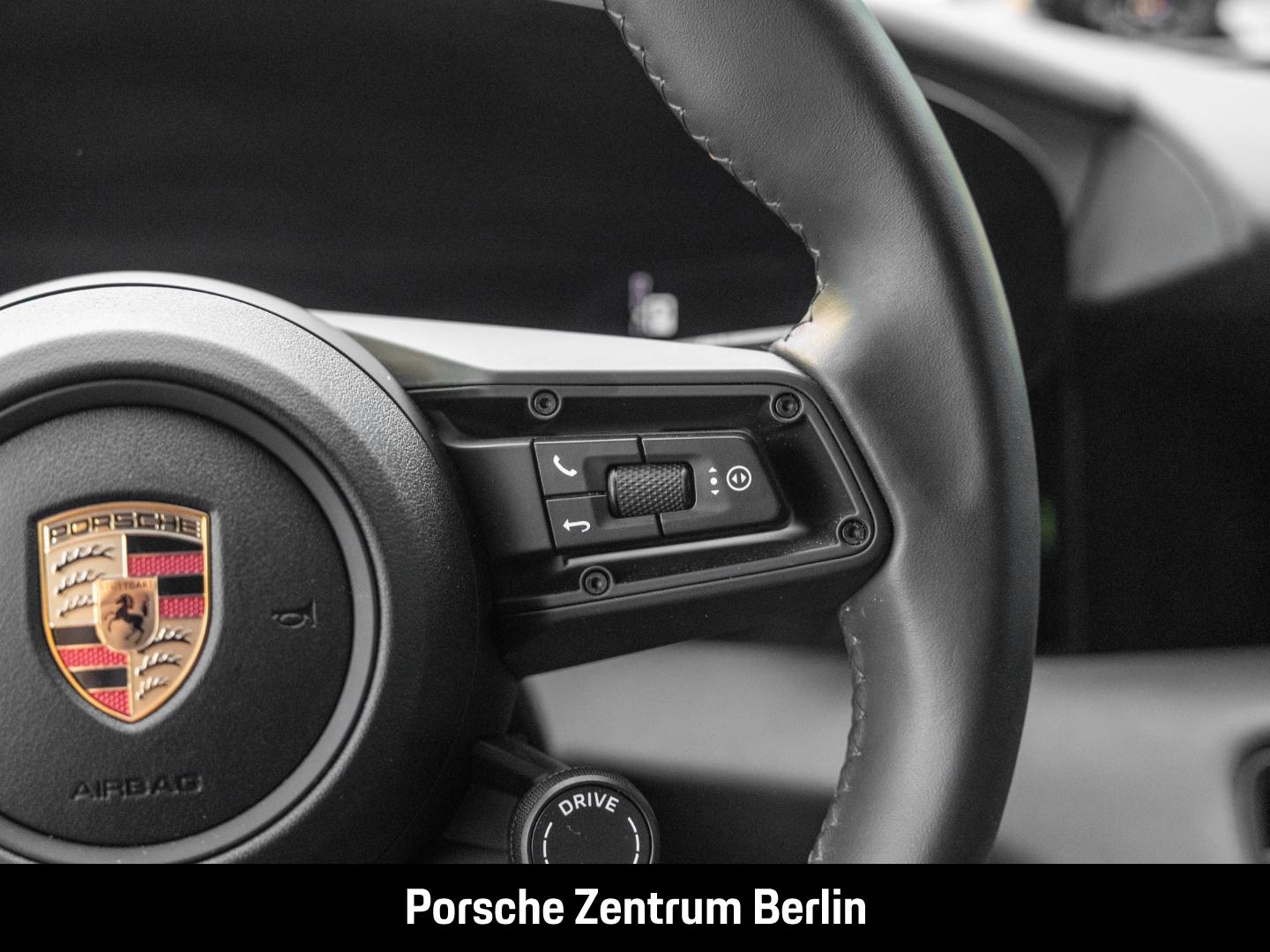 Porsche Taycan 4 Cross Turismo