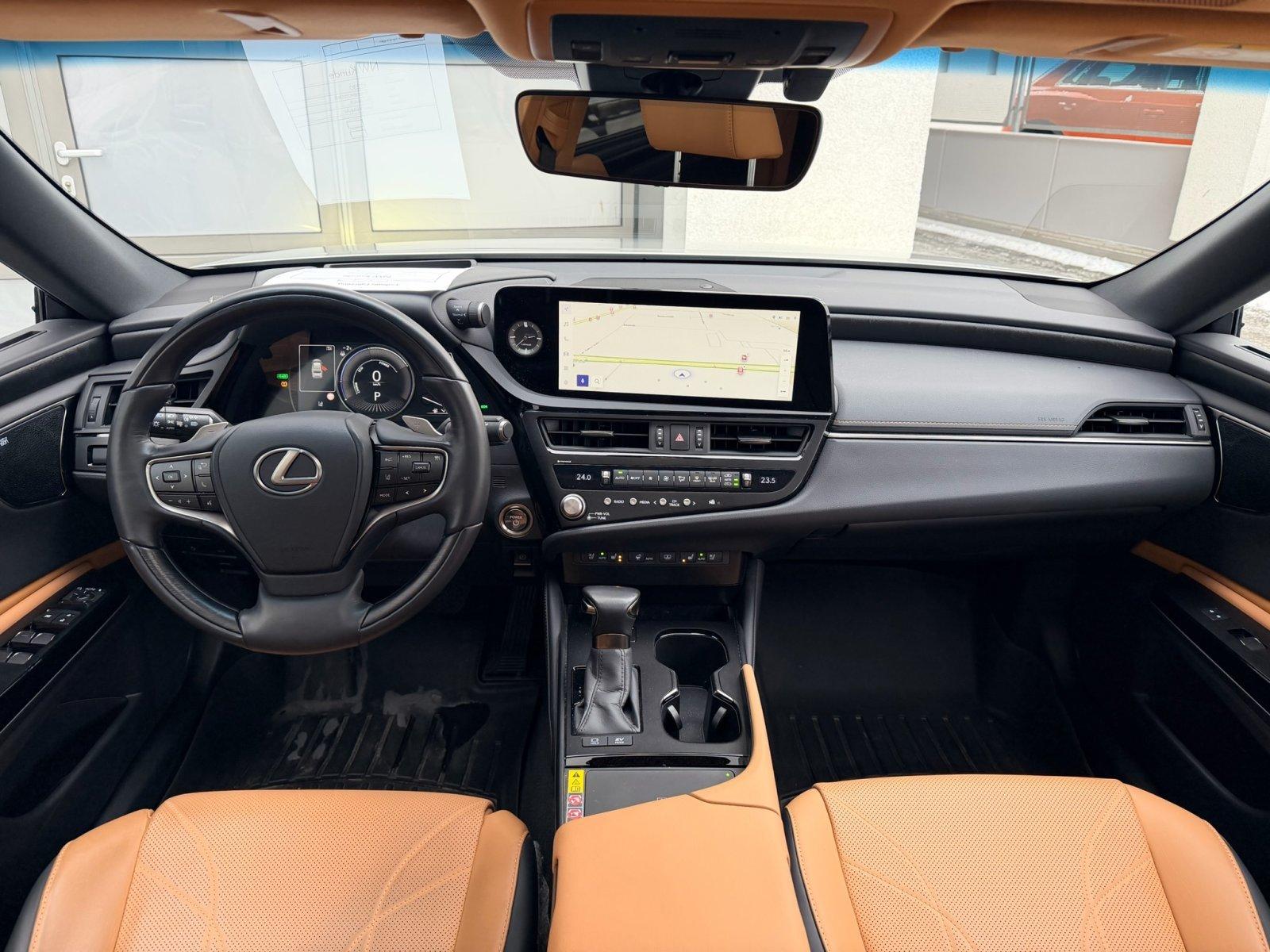 Lexus ES Luxury Line
