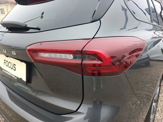 Ford Focus 125PS Benzin/Schaltgetriebe Traveller 1,0 EcoBo...