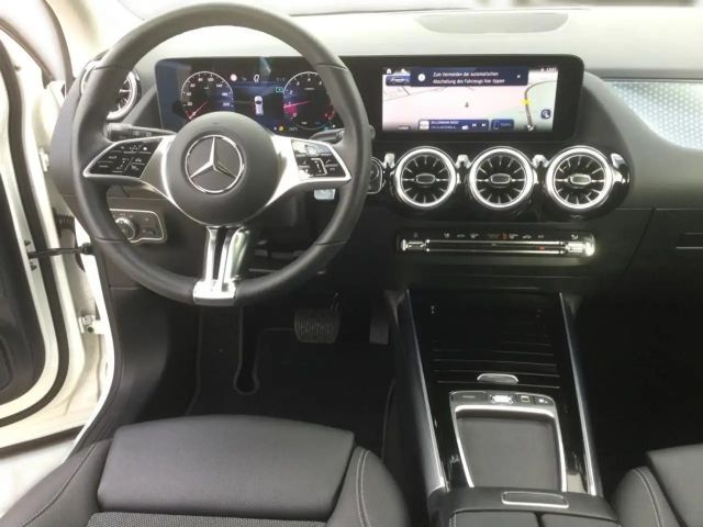 Mercedes-Benz GLA 200 Progressive